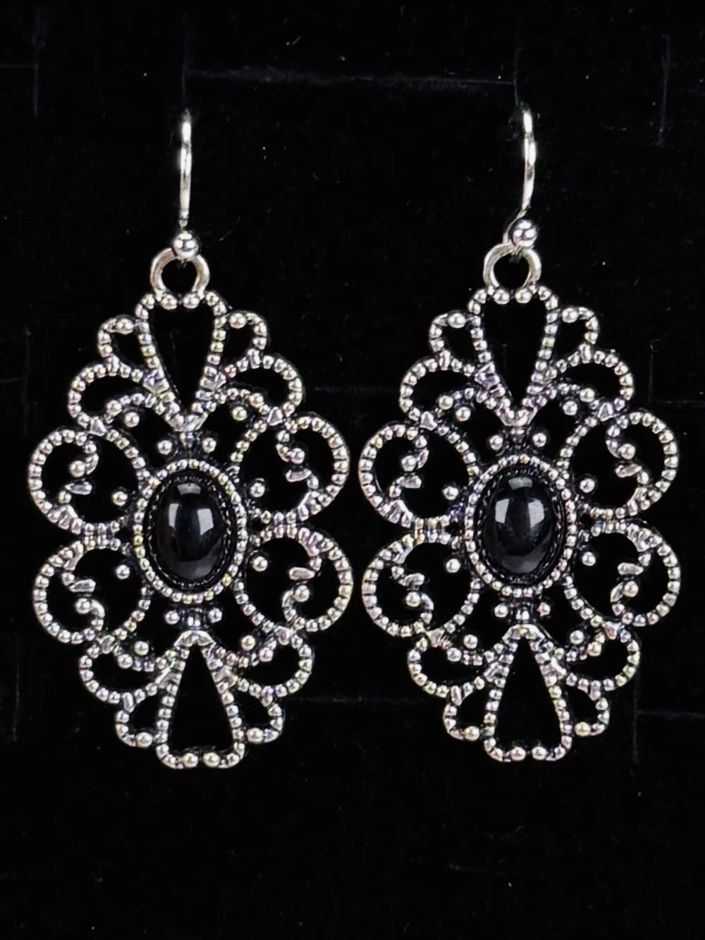 Beautiful Silvertone Black center bohemian pierced earrings